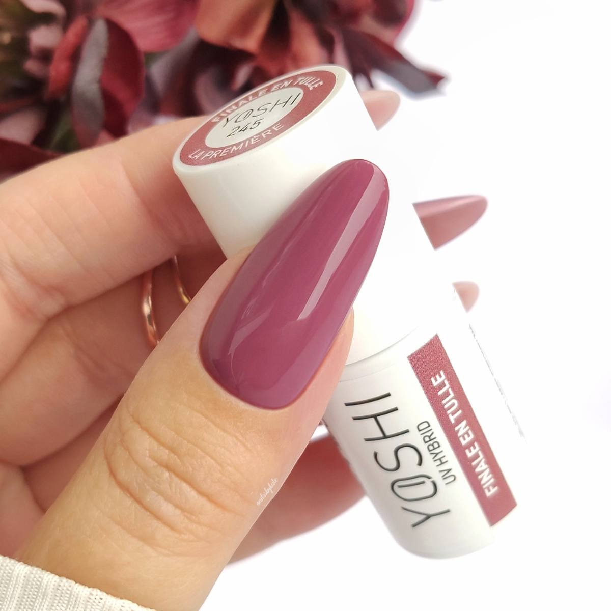 yoshi gel polish 245 finale en tulle set 4