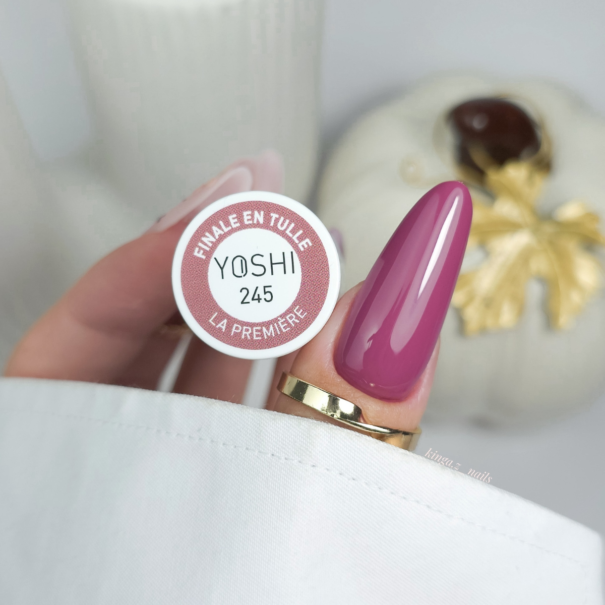 yoshi gel polish 245 finale en tulle set