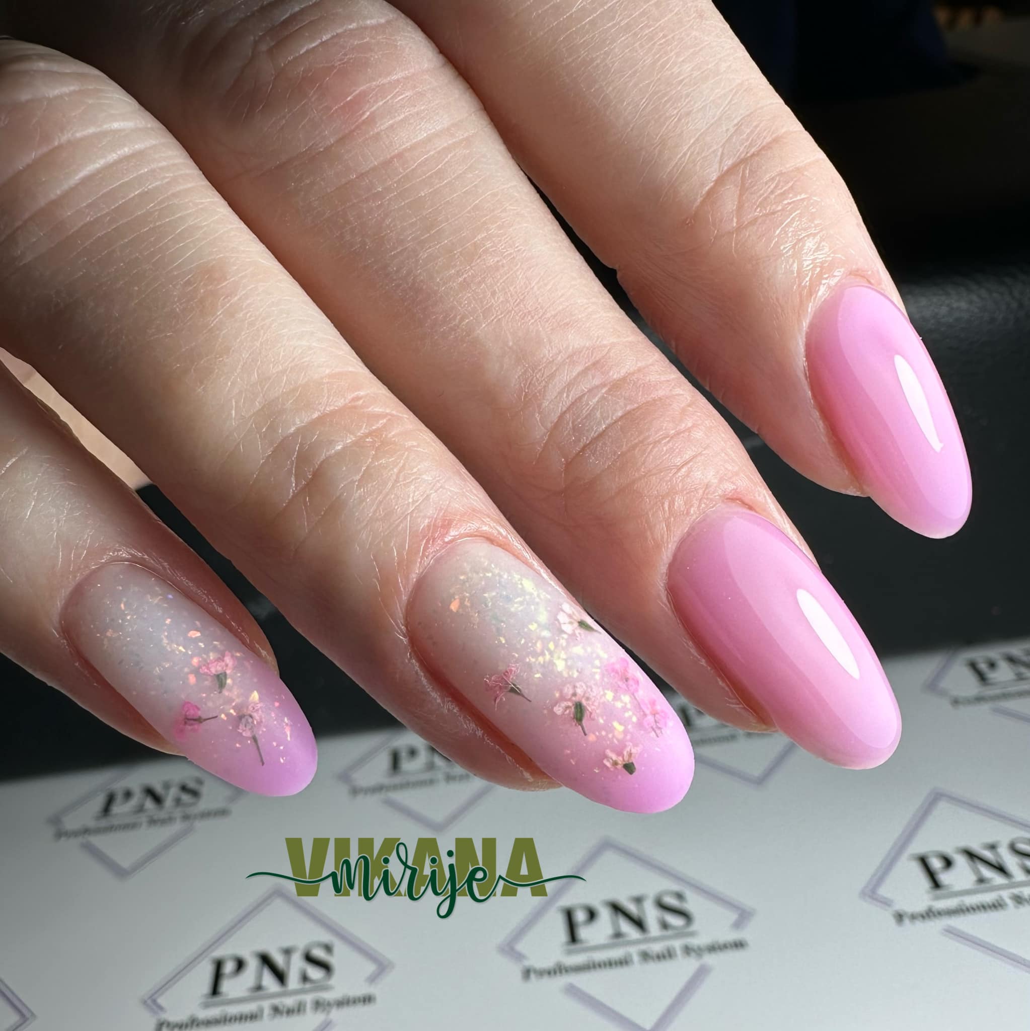 pns b bottle candfy pink