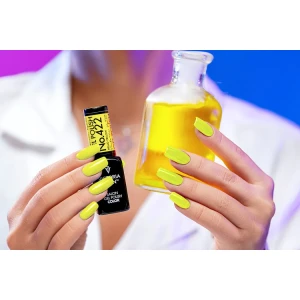 victoria vynn salon polish 422 hello yellow prachtnagels 2