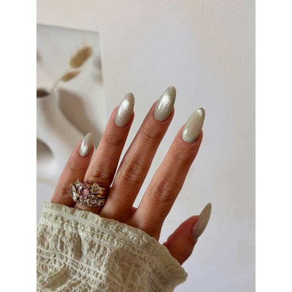 glitterbels gel polish cat eye cosmic clover prachtnagels 2